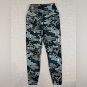 Carbon38 Metallic Camo 7/8 Legging size Small womens workout trendy